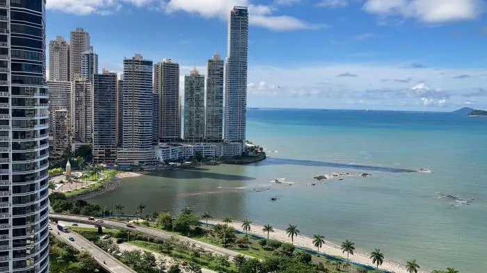 Apartamento piso alto en bayfront tower — 2