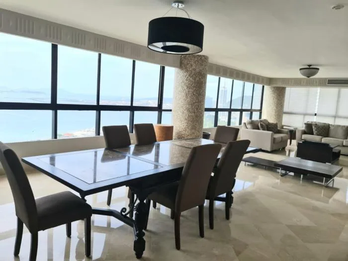 Condesa y princesa del mar Avenida Balboa 3 habitaciones — 2