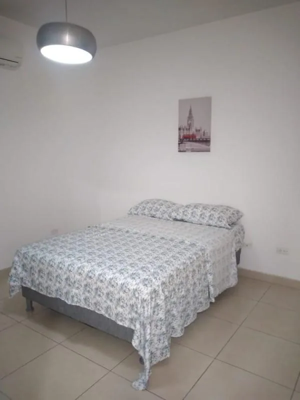 White Avenida Balboa 2 habitaciones — 3