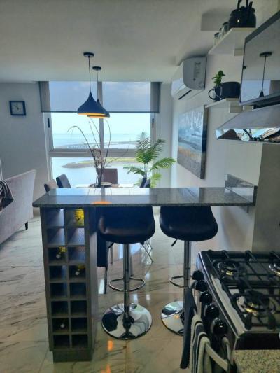 50 mts, full amoblado, full decorado, a estrenar, 1 habitacion con cama queen, 2 baños completos, 2