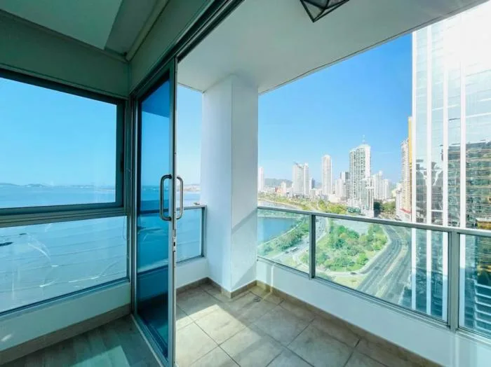 Bayfront Avenida Balboa Panama en alquiler — 2