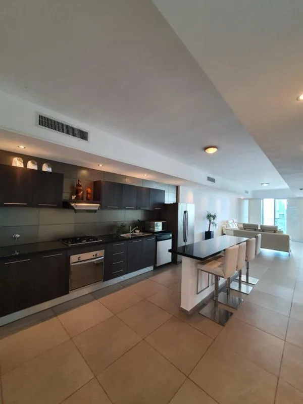 Apartamento en alquiler en Yacht club tower de 3 recamaras — 2