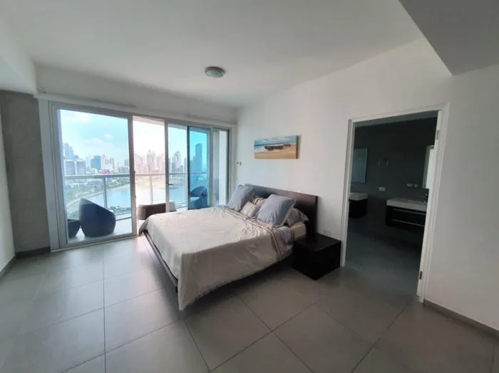 Apartamento en alquiler en Yacht club tower de 3 recamaras — 4