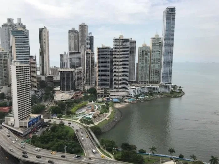 Grand bay Avenida Balboa Panama en alquiler — 3