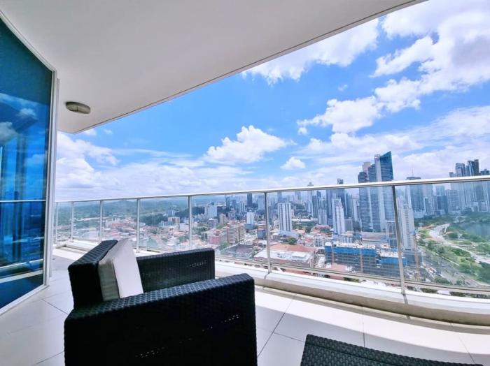 Apartment in destiny avenida balboa for rent