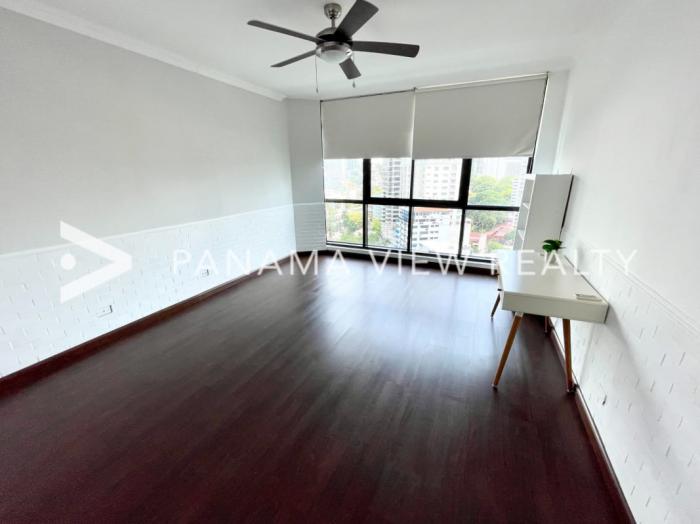 Apartamento en Miramar Avenida Balboa en alquiler