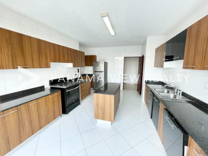Apartamento en Miramar Avenida Balboa en alquiler