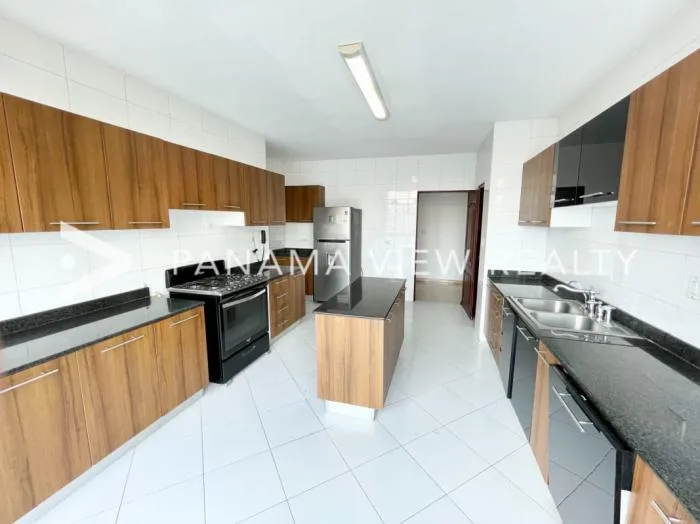 Apartamento en Miramar Avenida Balboa en alquiler — 4