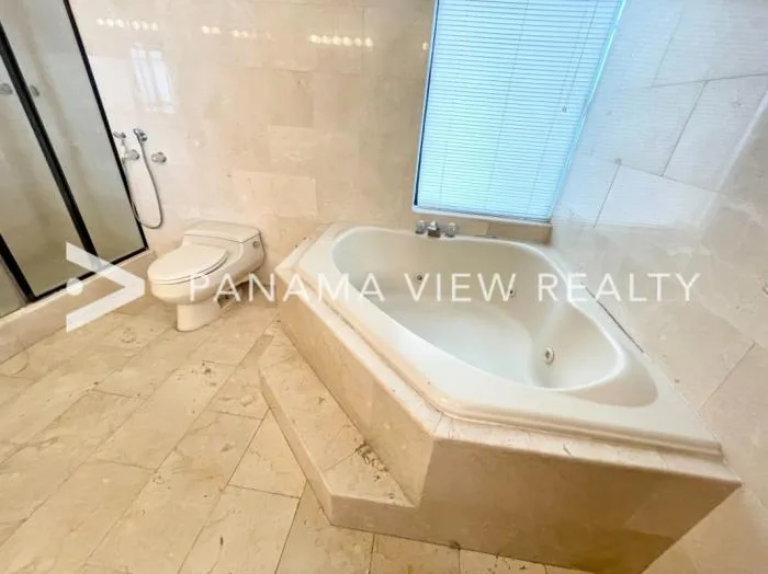 Apartamento en Miramar Avenida Balboa en alquiler — 5
