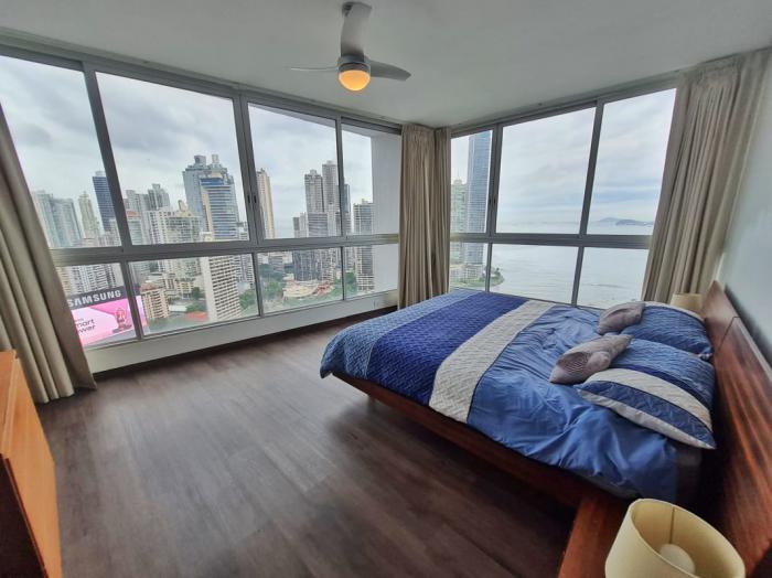 Apartamento en Grand bay Avenida Balboa en alquiler