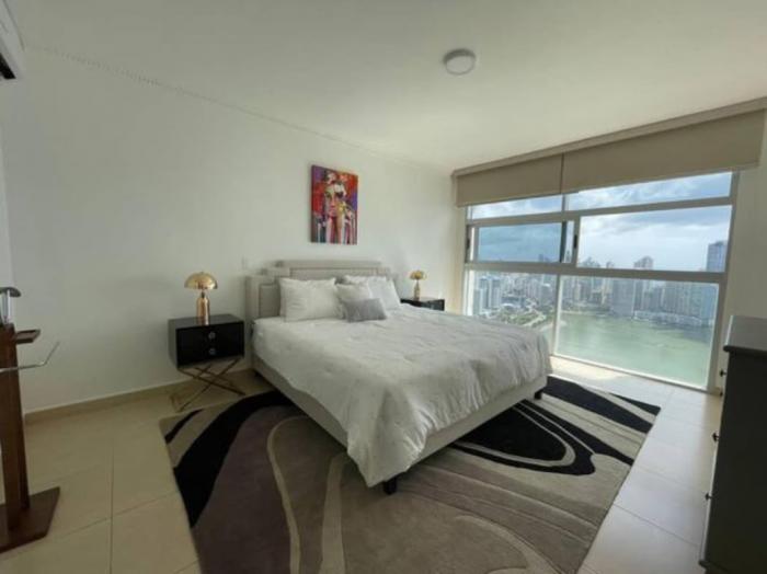 Apartamento en White Avenida Balboa en alquiler