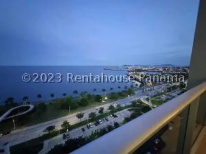 H2o Avenida Balboa Panama en alquiler — 3