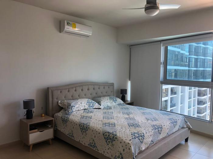 Apartment in grand bay tower avenida balboa for rent