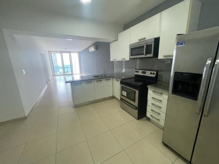 Apartment in white tower avenida balboa for rent