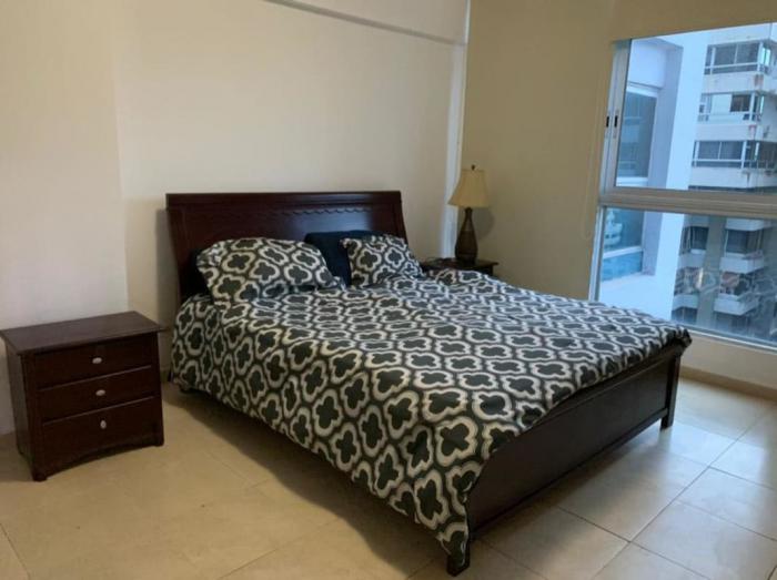 Apartment in grand bay avenida balboa for rent