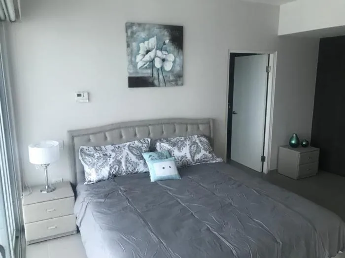 Yacht club Avenida Balboa 2 habitaciones — 5