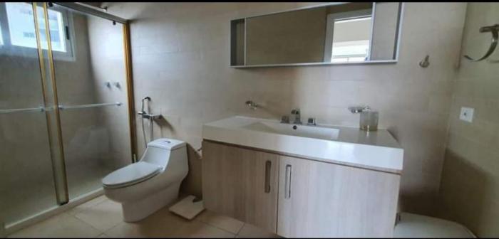 Waters on the bay 1 room for rent