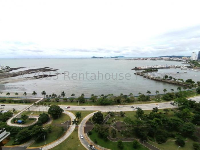 Apartamento en Waters Avenida Balboa en alquiler