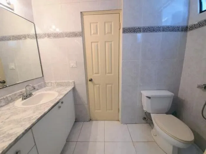 Apartamento en venta en Condesa princesa de 4 habitaciones — 2