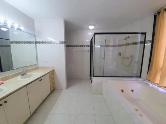 Apartamento en venta en Condesa princesa de 4 habitaciones — 4