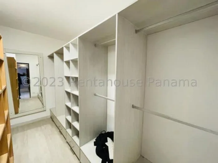 Apartamento en Ph los delfines Avenida Balboa en alquiler — 2