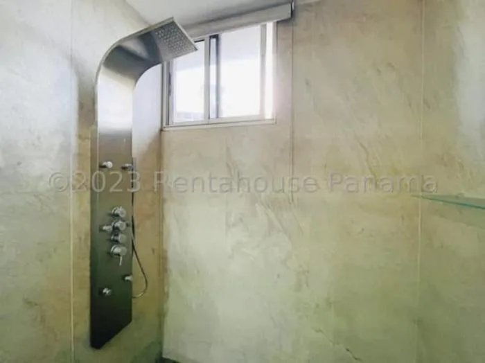 Apartamento en Ph los delfines Avenida Balboa en alquiler — 4