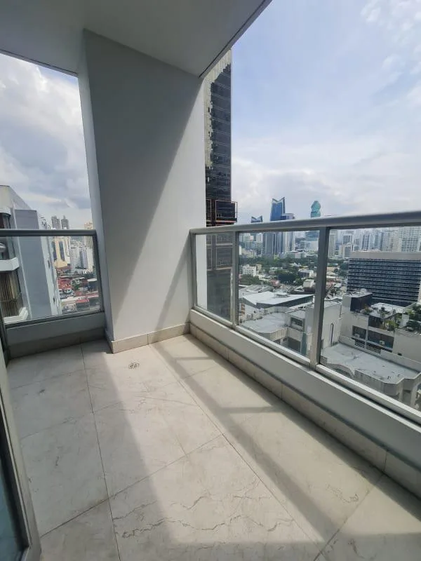 Villa del mar Avenida Balboa Panama en alquiler — 2