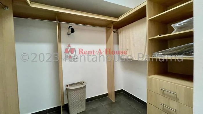 Apartamento en H2o Avenida Balboa en alquiler — 4
