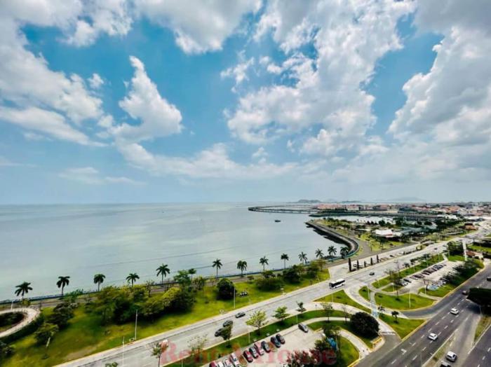 Apartment for rent in h2o with 3 bedrooms