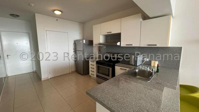 2-bedroom apartment in white for rent