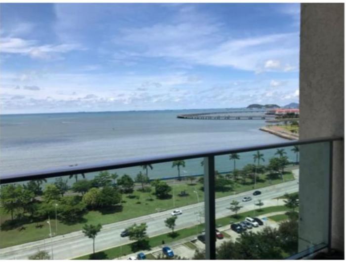 H2o balboa avenue panama for rent