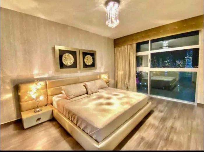 White panama 2 bedrooms
