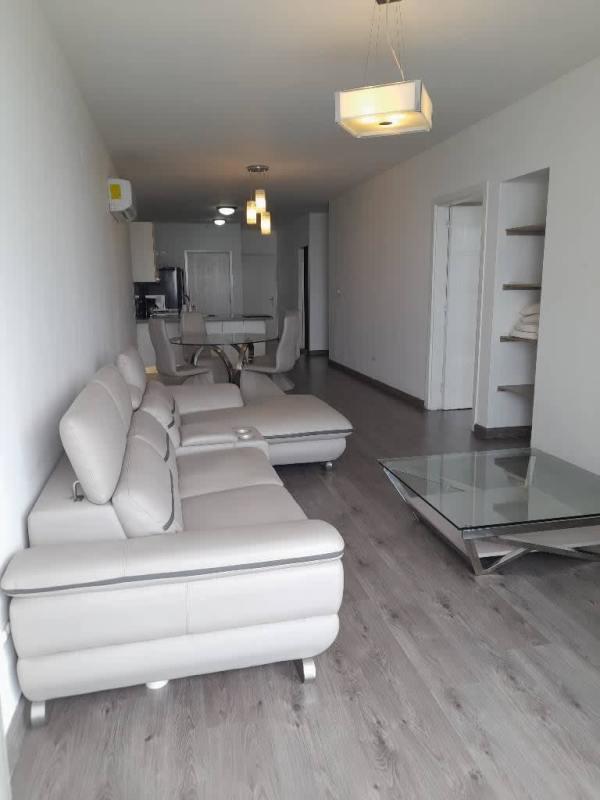 Apartment in white tower avenue balboa for rent