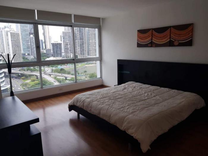 Bayfront balboa avenue panama for rent
