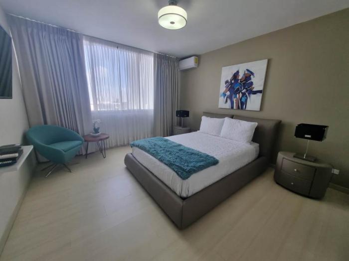 Apartment for rent in ph los delfines with 3 bedrooms
