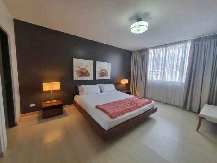 Apartment for rent in ph los delfines with 3 bedrooms