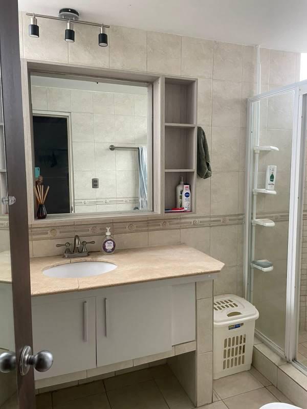 Alquiler de apartamento en Torres del pacifico 3 habitaciones