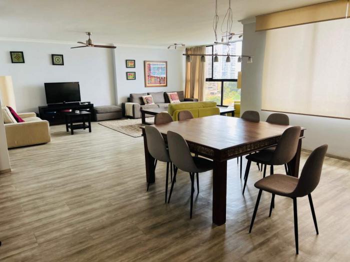 Alquiler de apartamento en Torres del pacifico 3 habitaciones