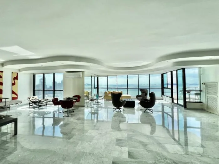 Apartamento en Miramar Avenida Balboa en alquiler — 2