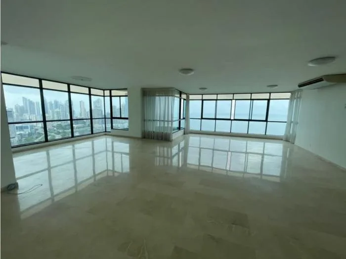 Apartamento en Miramar de 3 habitaciones en alquiler — 2