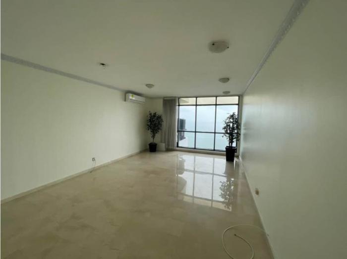 3-bedroom apartment in miramar for rent
