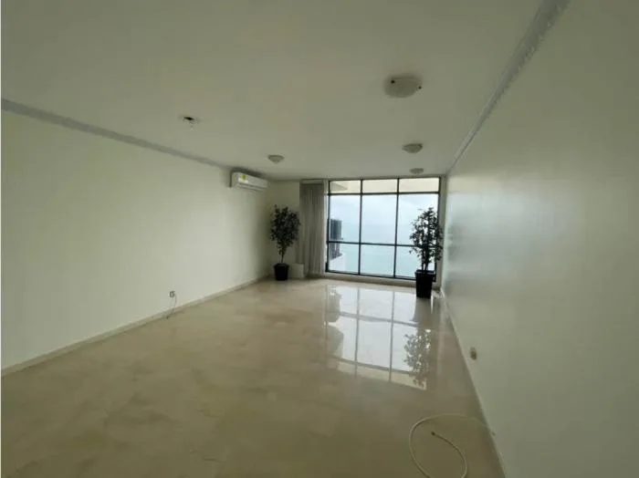 Apartamento en Miramar de 3 habitaciones en alquiler — 3