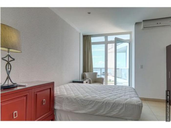 Apartamento en sky de 2 recamaras en alquiler