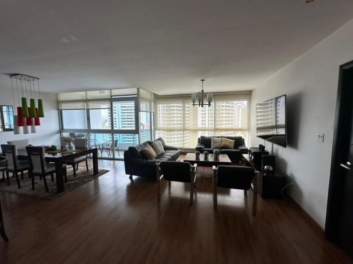 Apartment in bayfront tower avenue balboa for rent
