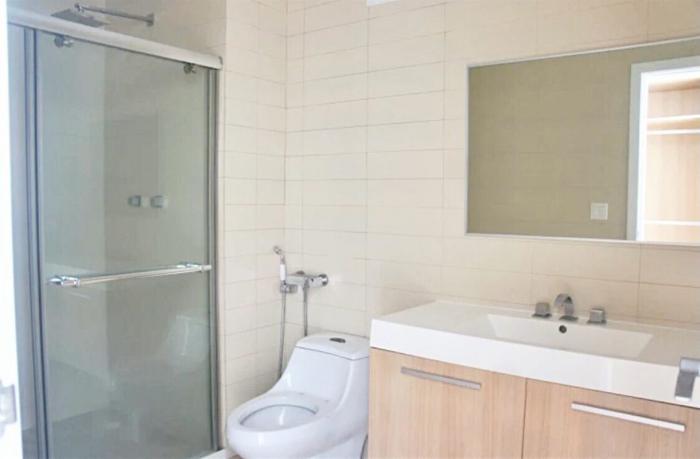 White tower 2 rooms for rent