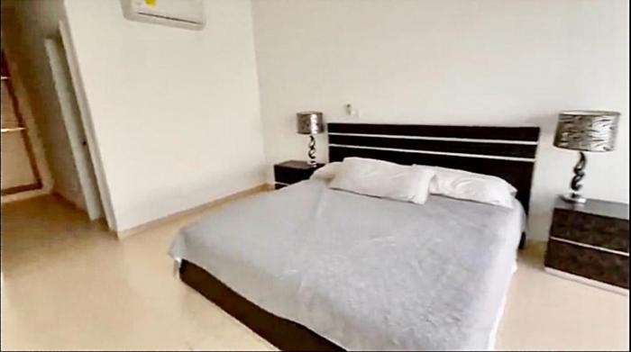 White tower 2 rooms for rent