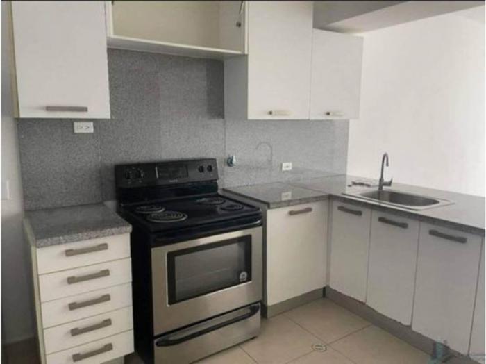 Apartamento en White tower de 2 habitaciones en alquiler