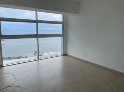 2-bedroom apartment in white for rent. white avenue balboa panama for rent