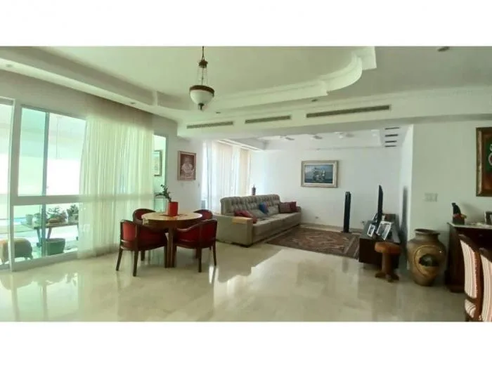 Apartamento en alquiler en Vista marina de 3 habitaciones — 4