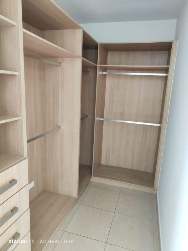 Apartamento en White de 2 recamaras en alquiler